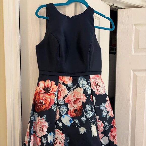 Grad dress - Picture 1 of 3